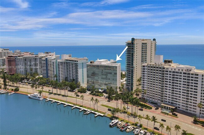 Building Photo - 5055 Collins Ave