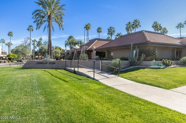 Building Photo - 7424 N Vía Camello Del Norte