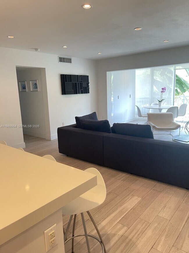 Building Photo - 260 Sunrise Dr