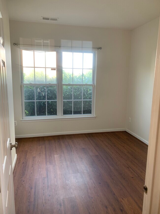 Building Photo - 25128 Neptune Terrace