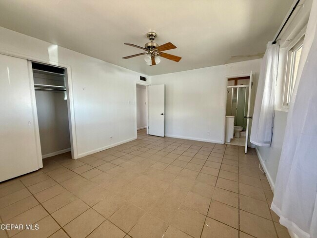 Building Photo - 2900 Polk Ave