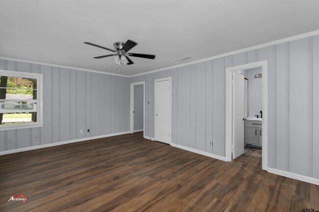 Building Photo - 1307 Ash Ln