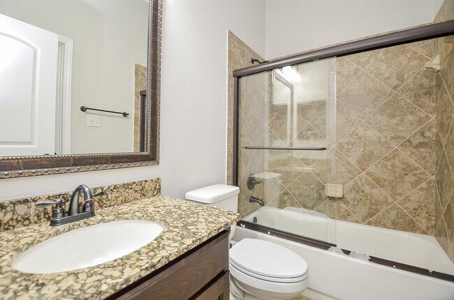 Building Photo - 27011 Cliff Pointe Ln
