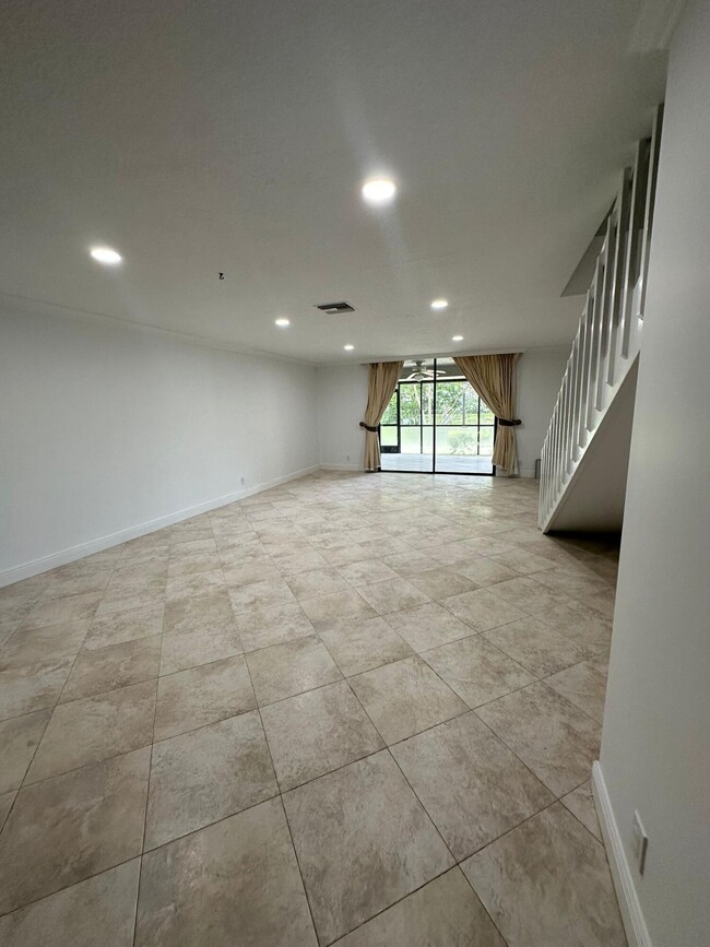 Building Photo - 7630 Lago Del Mar Dr