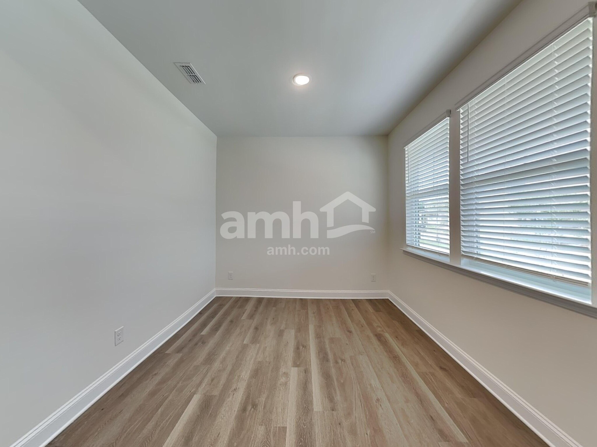 Building Photo - 3520 Lincoln Hts Ln