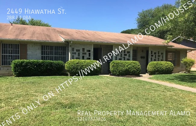 Building Photo - 2449 Hiawatha St