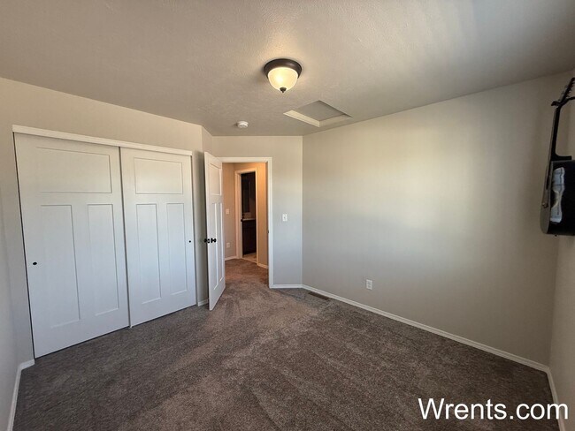 Building Photo - Beautiful Newer Home in Greenacres - Centr...