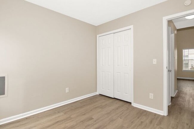 Building Photo - 5 Ashwood Cir