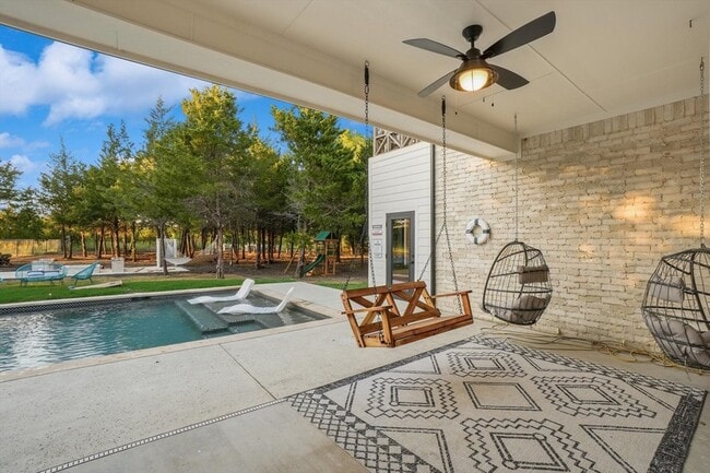 Building Photo - 371 S Ring Rd