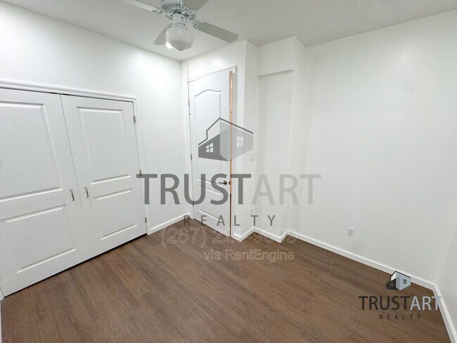 Building Photo - 910 N 41st St