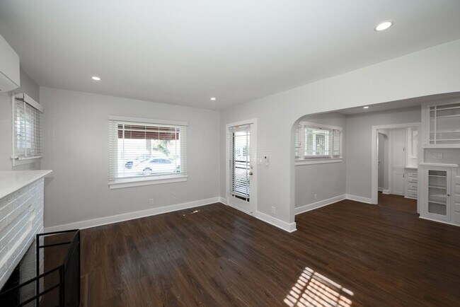 Building Photo - val540