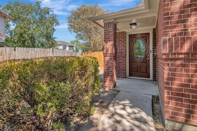 Building Photo - 2611 Desert Sage Dr