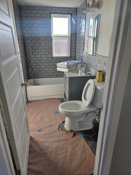 Building Photo - 4629 S Kedvale Ave