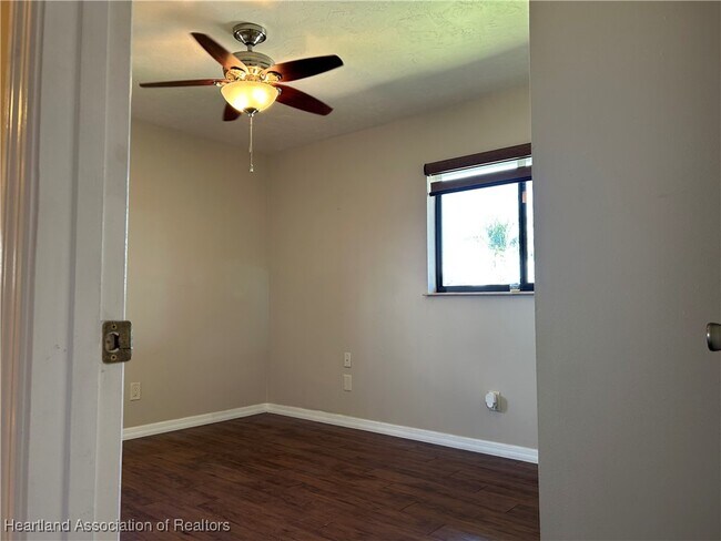Building Photo - 5556 Matanzas Dr