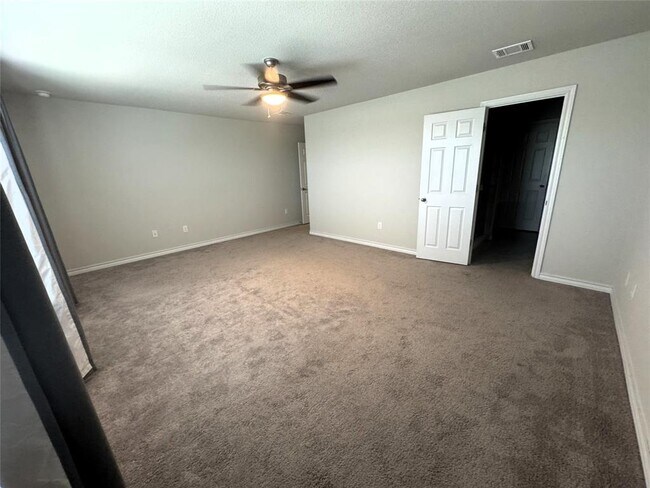 Building Photo - 361 Silktassel Way