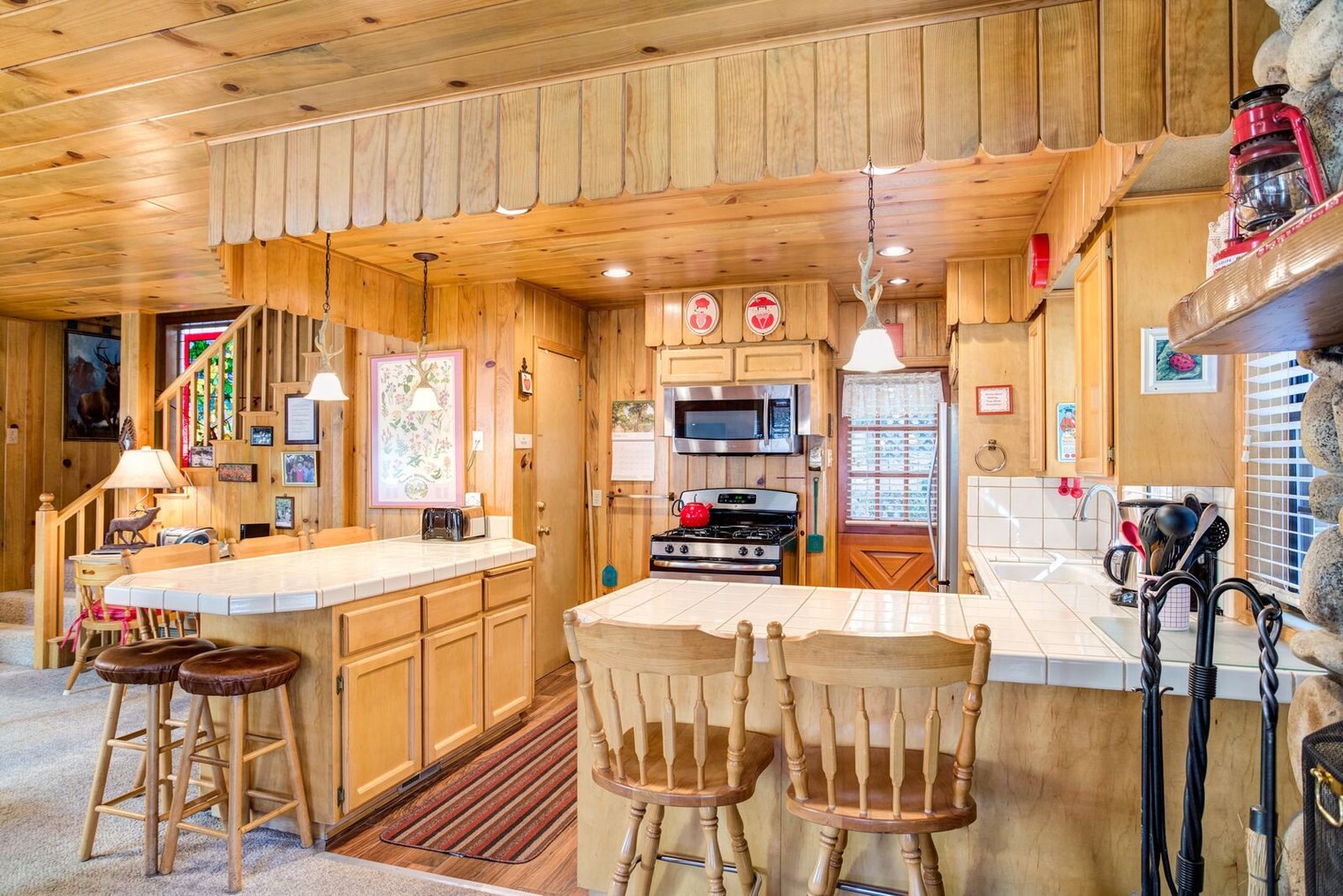 Building Photo - 8041 Woodpecker Way