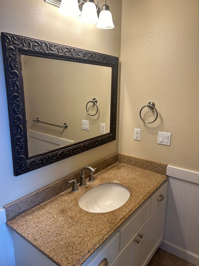 Building Photo - 3550 Kakela Makai Dr