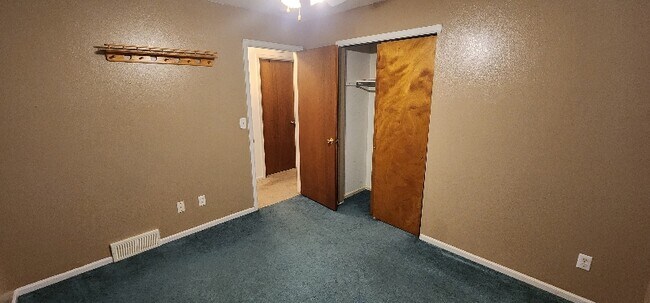 Building Photo - 123 49th Ave Ct