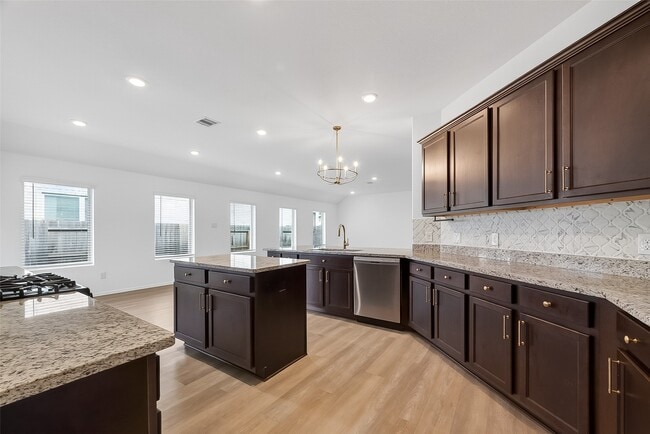 Building Photo - 19168 Pinewood Grove Trl