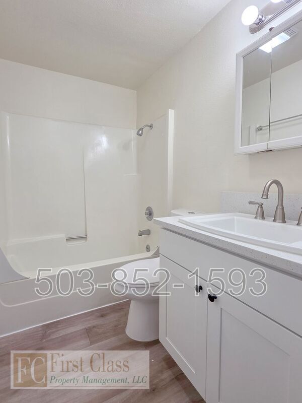 Building Photo - 20125 SW Tualatin Valley Hwy