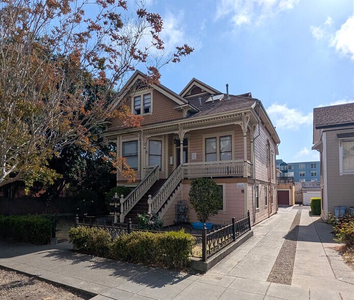 Primary Photo - 2430 Fulton Street