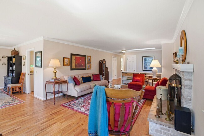 Building Photo - Lovely Monterey Single Family Home in the Mar Vista Neighborhood! (UNFURNISHED)
