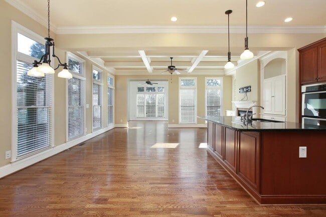 Building Photo - 2010 Heathermere Way