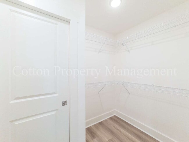 Building Photo - 29 W Pioneer Wy