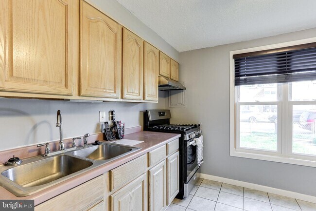 Building Photo - 341 Bigley Ave