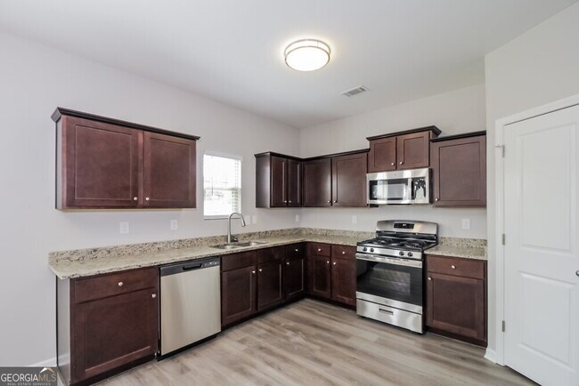 Building Photo - 167 Aberdeen Way