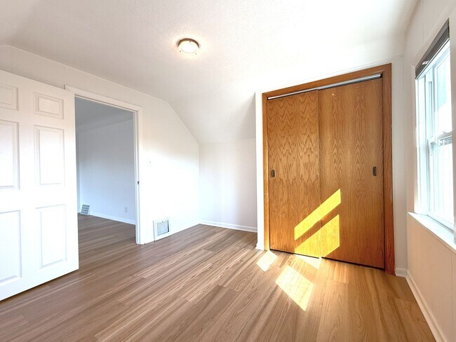 Building Photo - 1509 S 52nd St