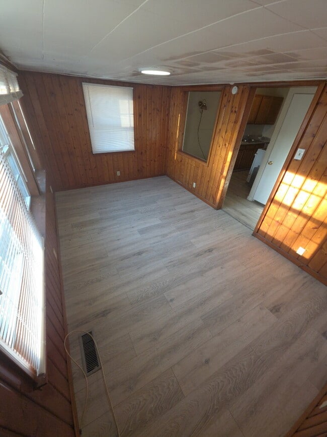 Building Photo - Your Next Home Awaits! Stylish 3-Bed on Perthshire Rd – Move-In Ready