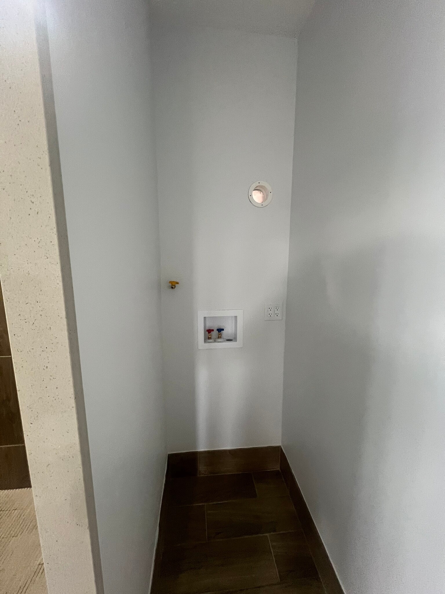 Building Photo - 7220 S East End Ave