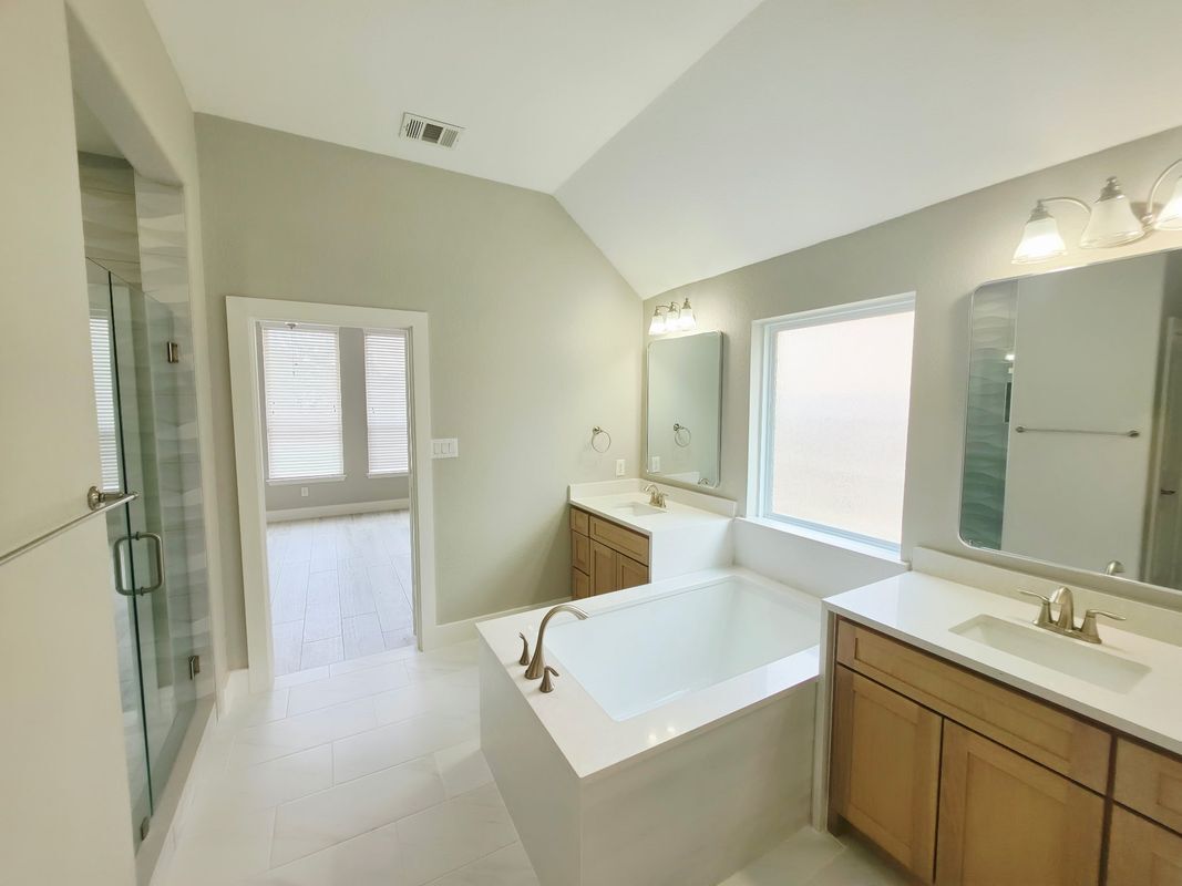 Building Photo - 4822 La Santa Rd