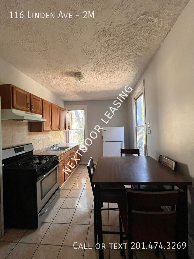 Building Photo - 116 Linden Ave