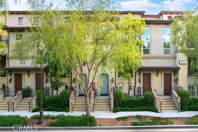 Building Photo - 67 Plateau