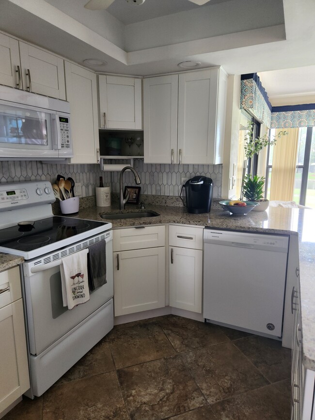 Building Photo - 5710 Trailwinds Dr