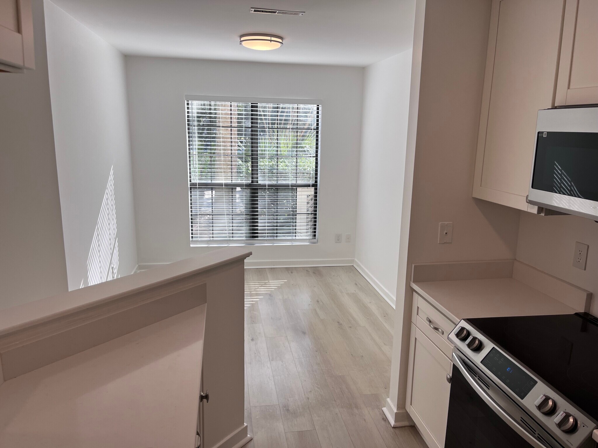 Building Photo - 344 Sandpiper Dr