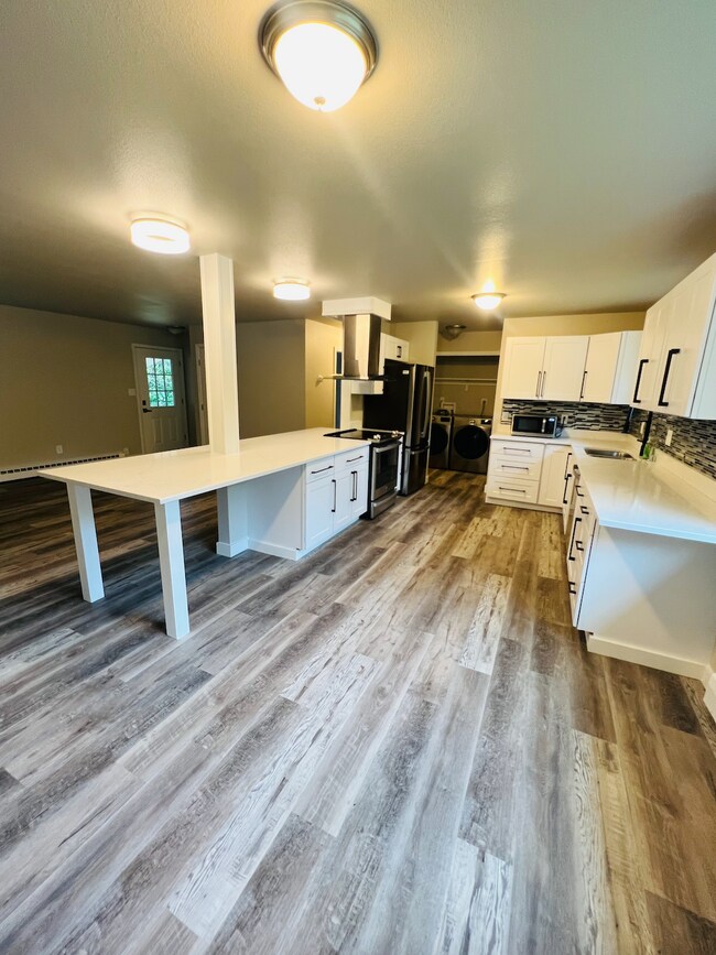 Building Photo - 1209 Ramona Street, Unit 1