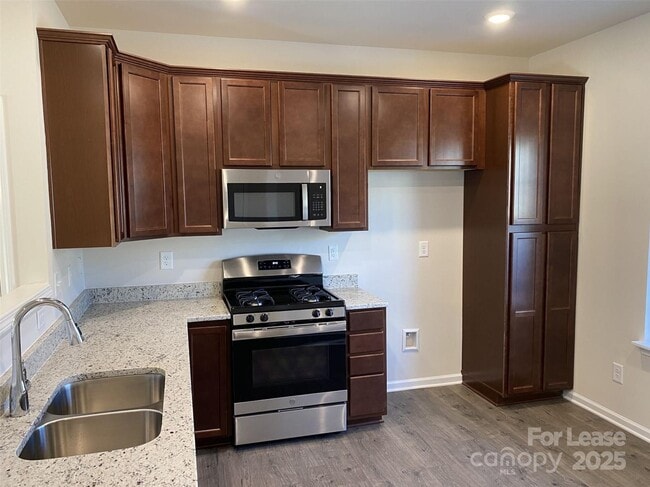Building Photo - 7418 Sienna Heights Pl