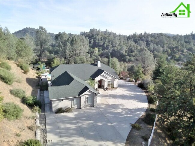 Building Photo - 14270 Quail Springs Rd
