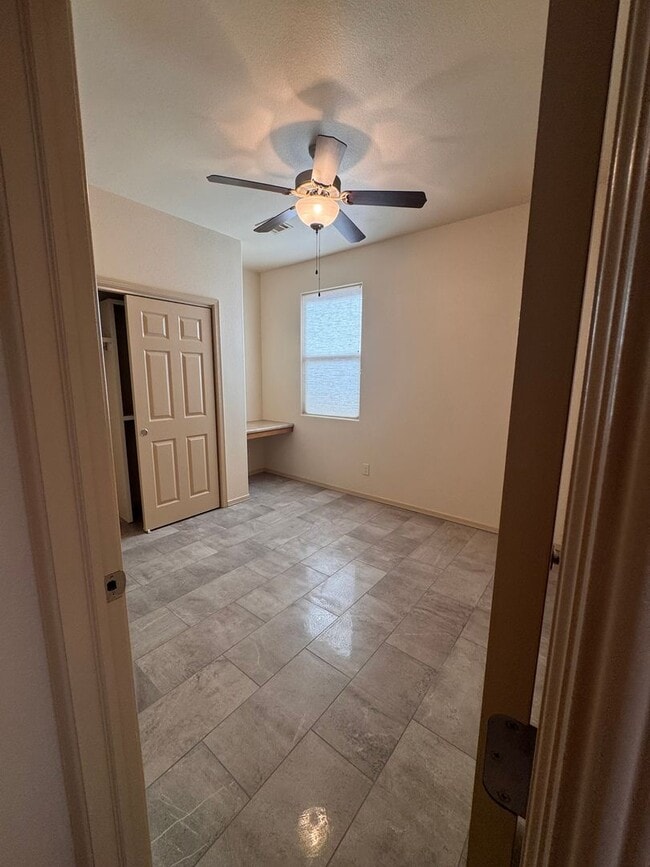 Building Photo - $500 off first months rent, Gorgeous Townh...