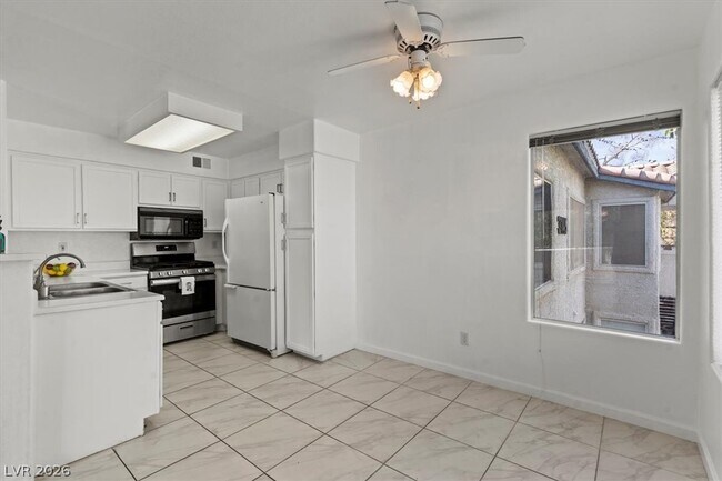 Building Photo - 3145 Casey Dr