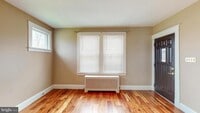 Building Photo - 121 W Elm Ave