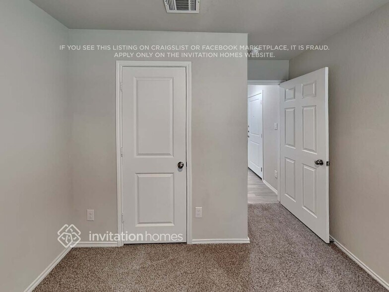 Building Photo - 3238 Kornberg Dr