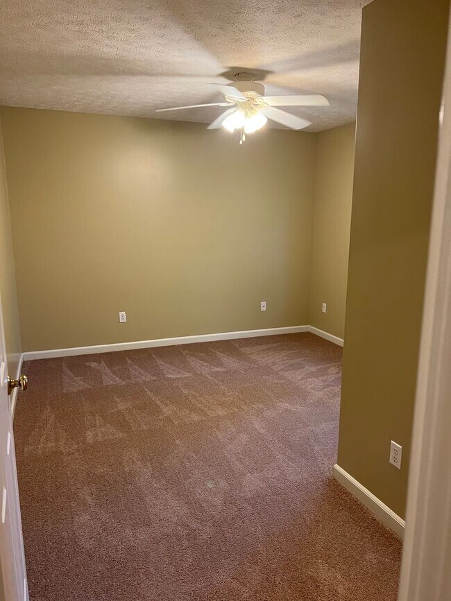 Building Photo - 3489 S Oaklawn Cir