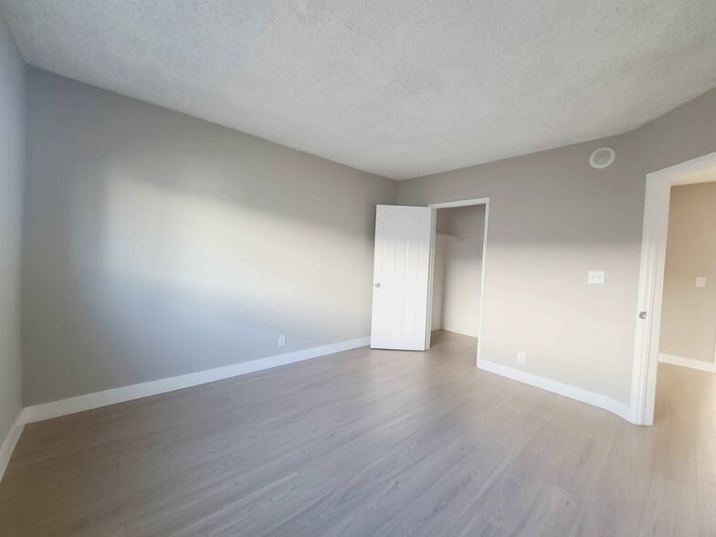 Building Photo - 8720 Orion Ave