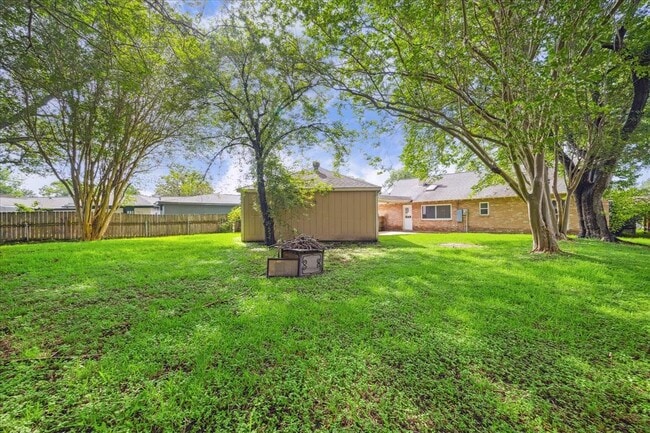 Building Photo - 13603 Woodchester Dr