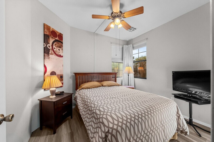 Building Photo - 3422 E University Dr