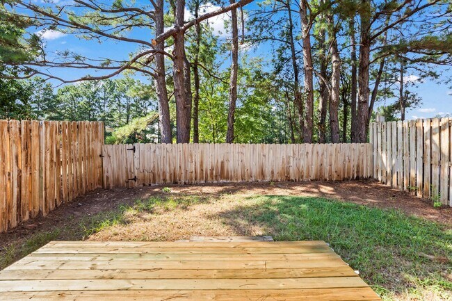 Building Photo - 313 Southbank Dr